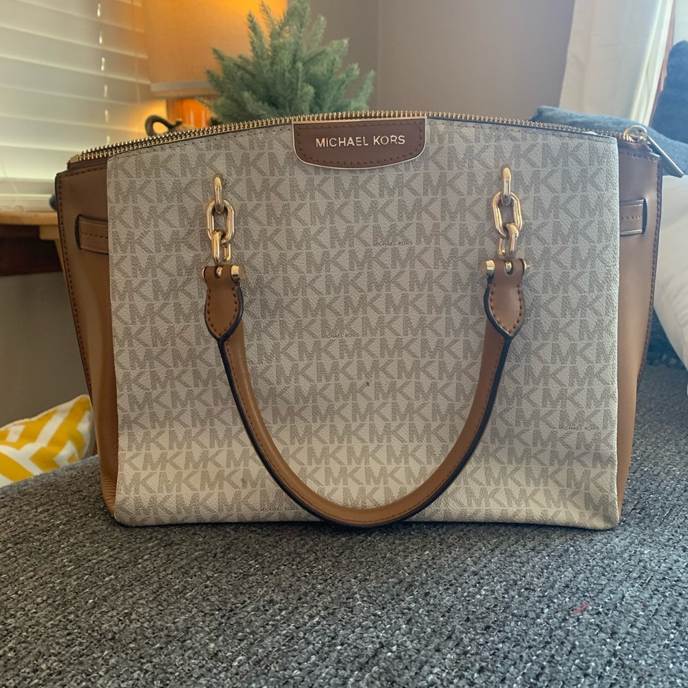 Micheal Kors Bag